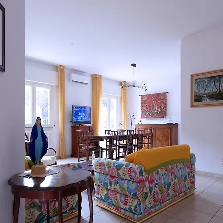 La Casa Di Flora Апартаменты *